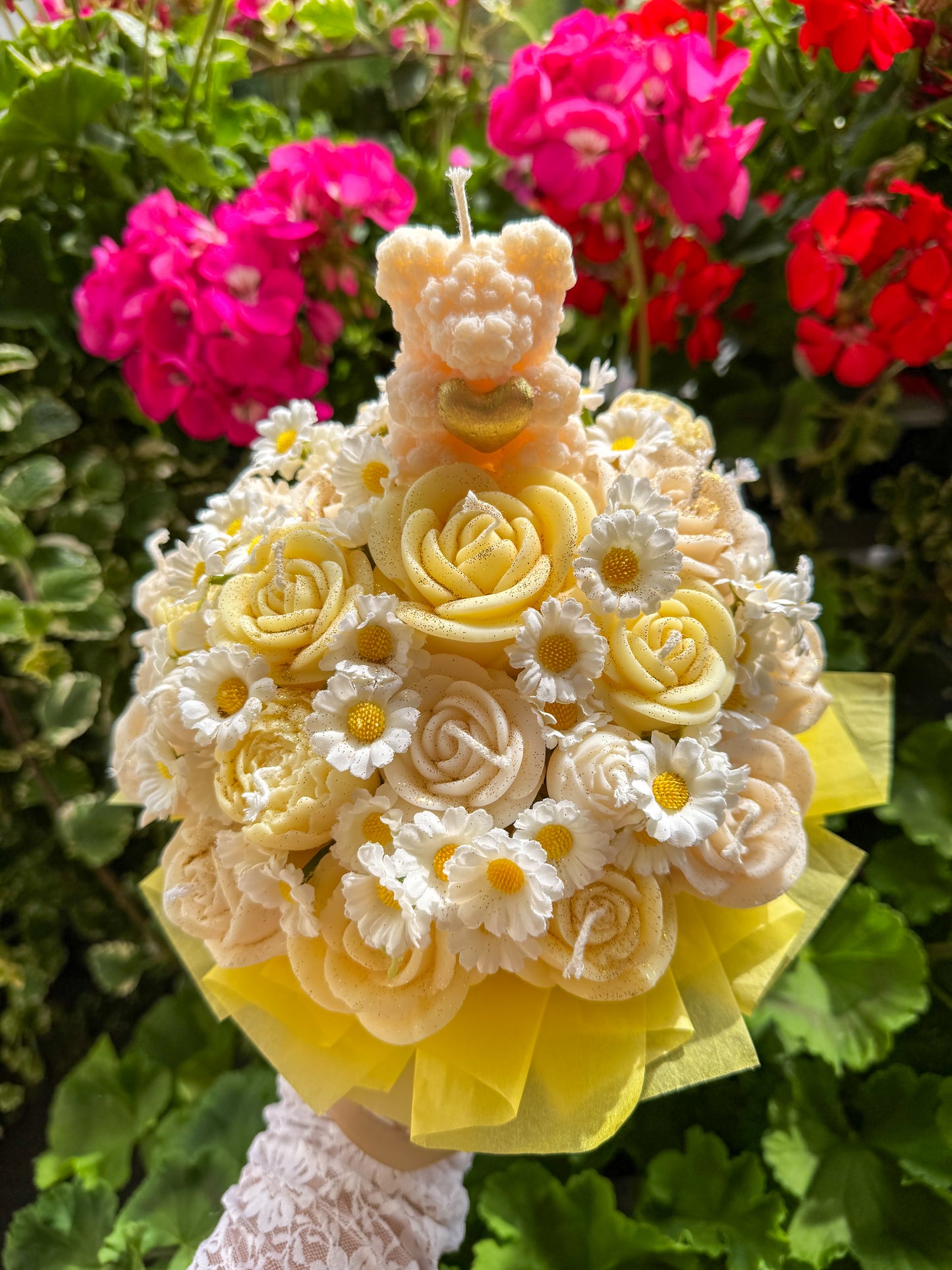 Kerzenstrauß mit Mini-Rosenbär