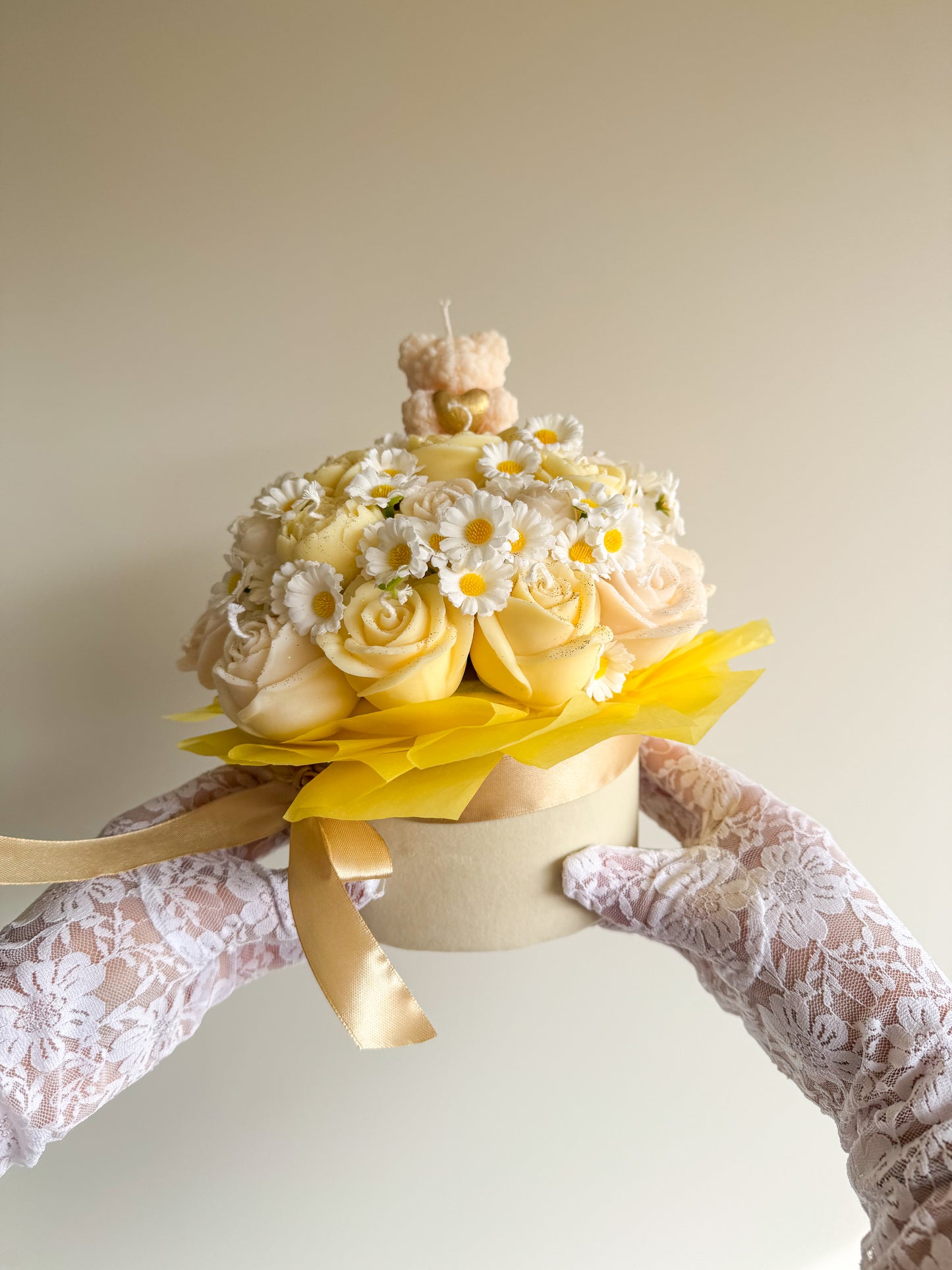 Kerzenstrauß mit Mini-Rosenbär